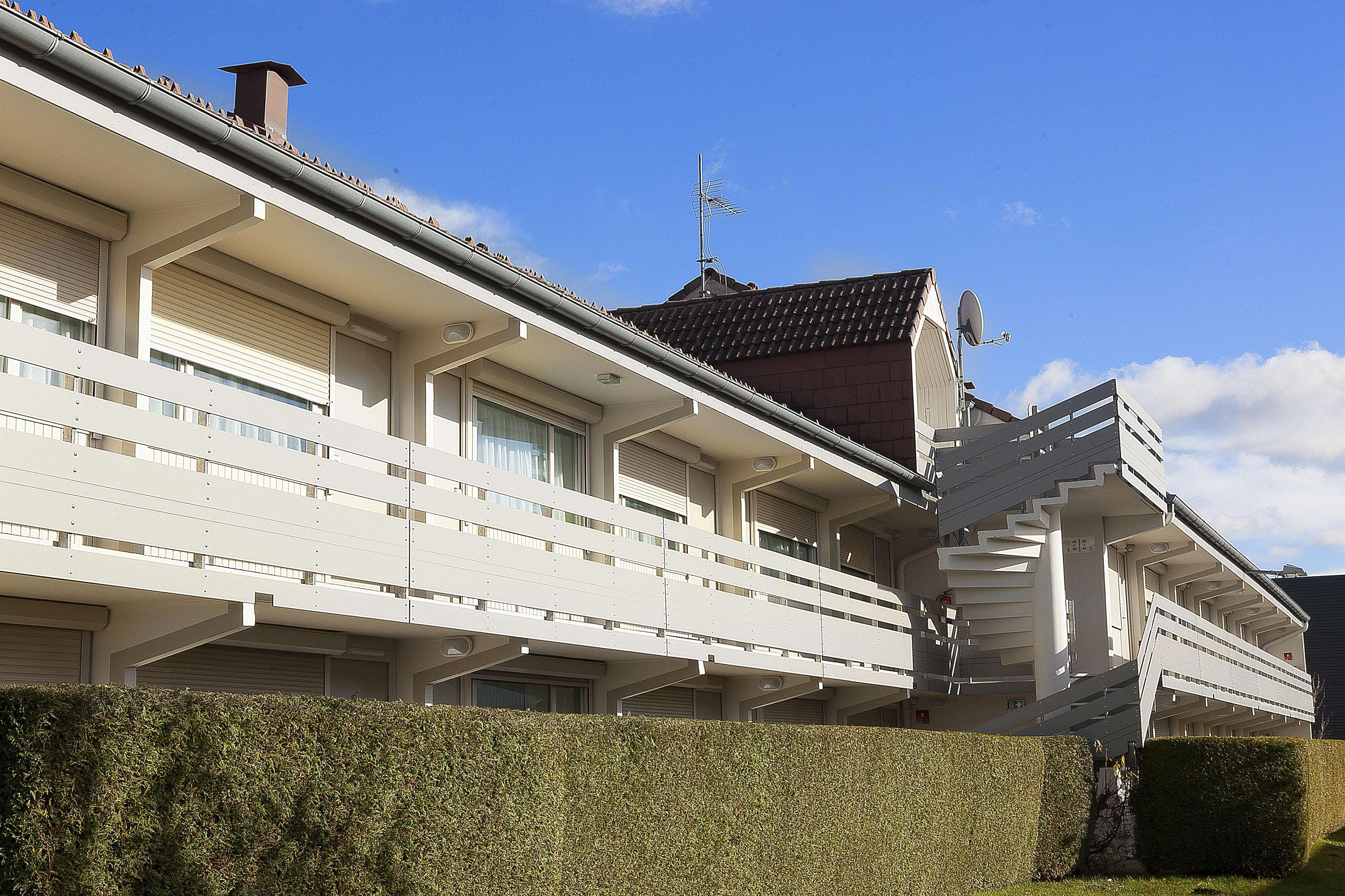 Campanile Pontarlier Hotel Exterior photo
